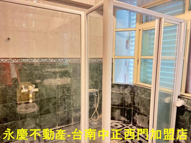 台南東區透天-12