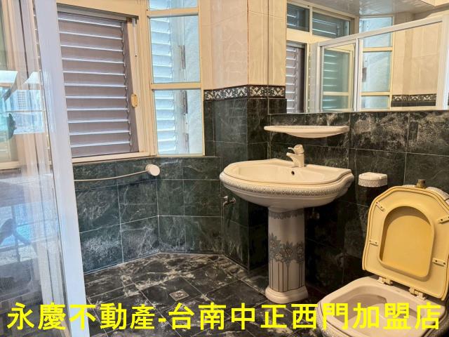 台南東區透天-13