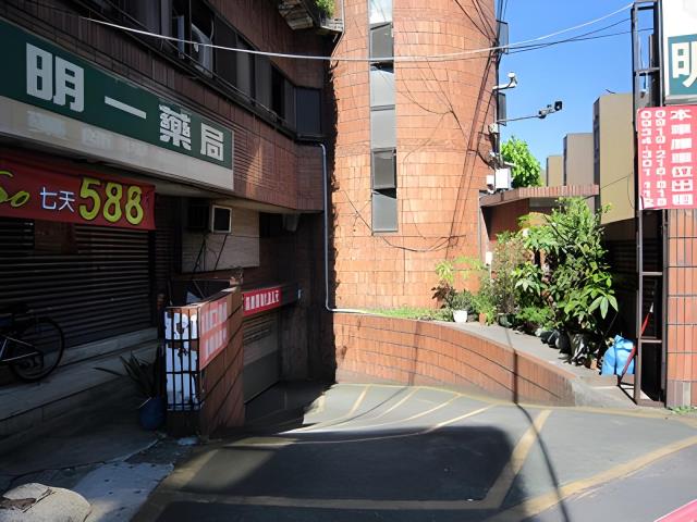 台北拍賣大樓-1