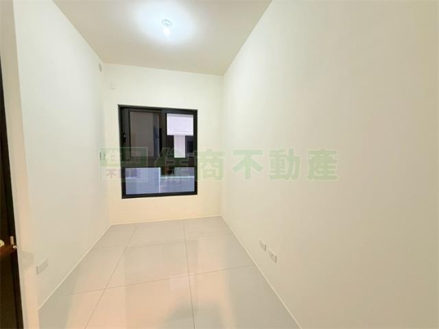 高雄新興區大樓-9