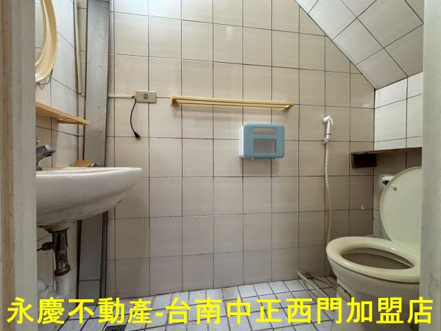 台南東區透天-10