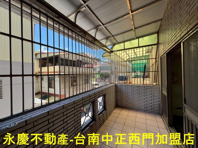 台南東區透天-12
