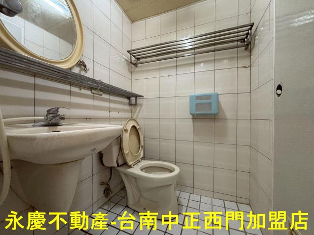 台南東區透天-1