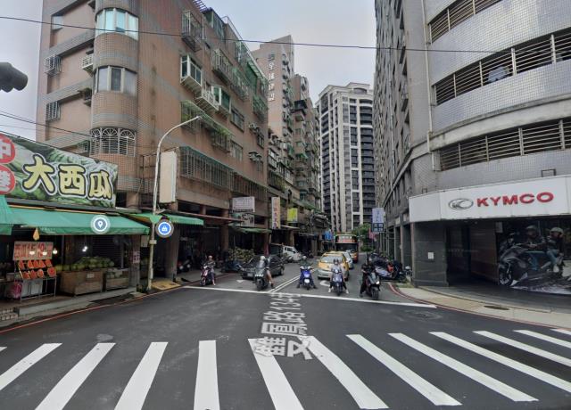 新北新莊法拍大樓-12
