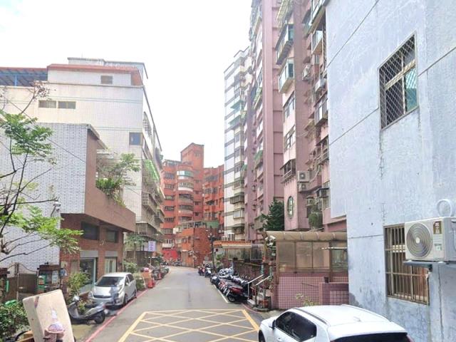 新北八里大樓法拍-2