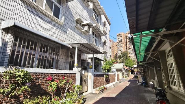 台南東區透天-10