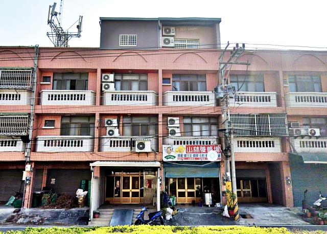 二崙山子門路透天店住