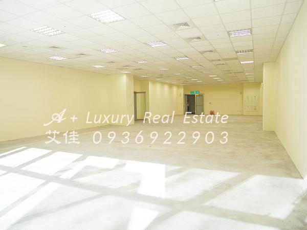 西湖港墘捷運內科廠辦