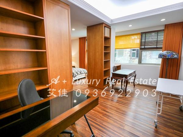 陽明柏園山莊泳池別墅