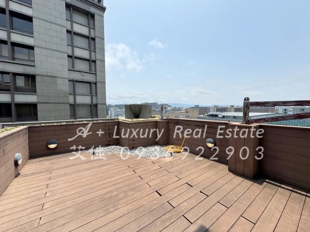 敦藏大廈