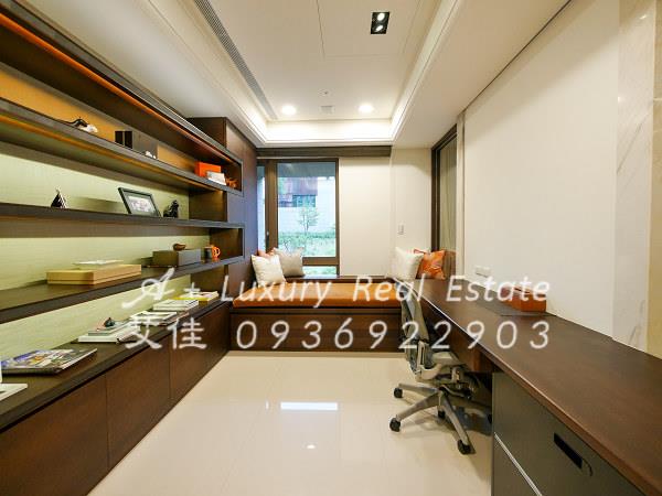 文心AIT