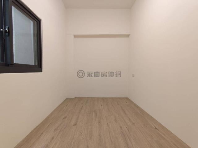 新興區透天-8
