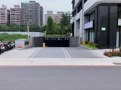 新北大樓法拍-2