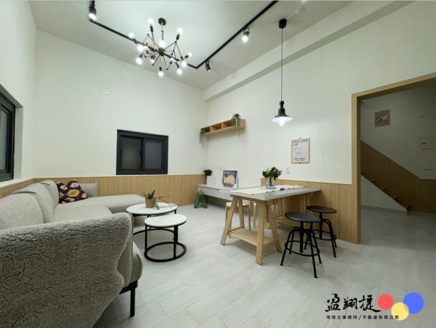 高雄前鎮透天-1