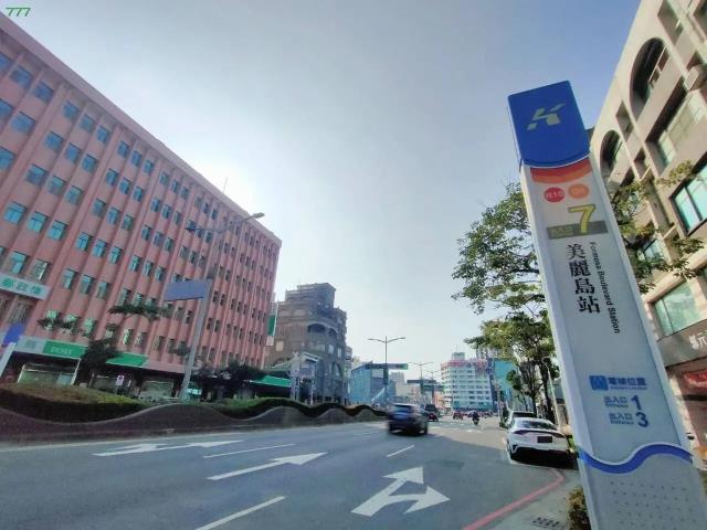 高雄新興區透天-1