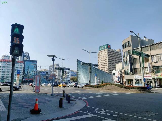 高雄新興區透天-8