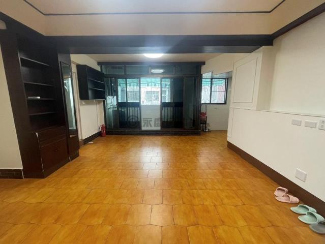 高雄鹽埕公寓-1