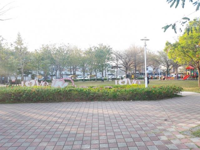 台南南區透天-13