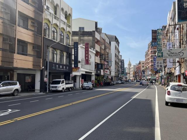 台南東區店面-7