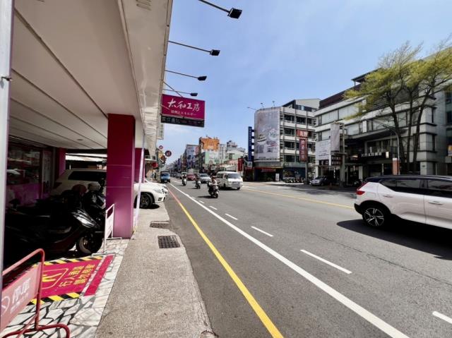 台南東區店面-9