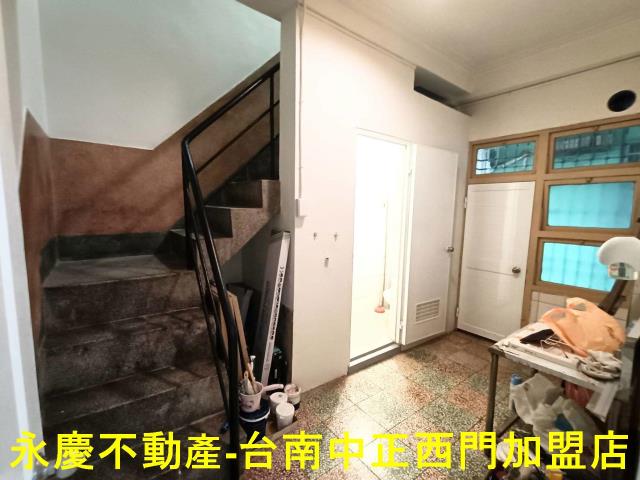 中西區透天-8