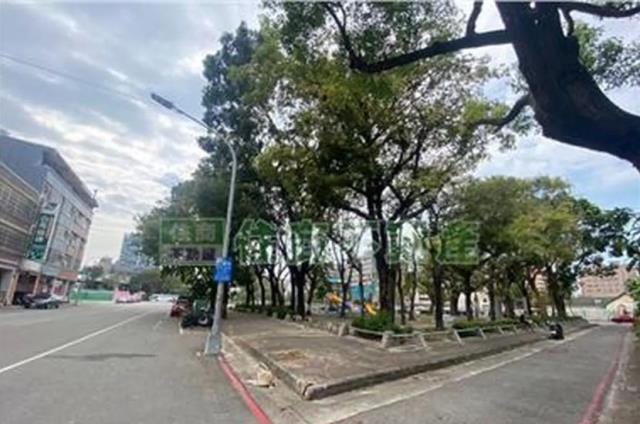 高雄左營透天-8