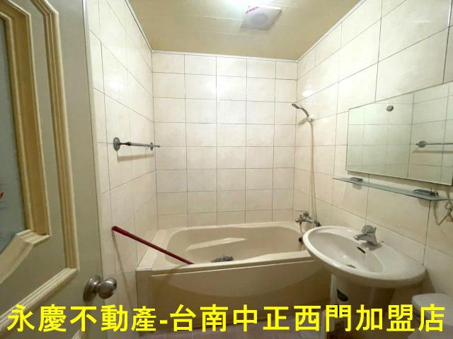 中西區透天-12