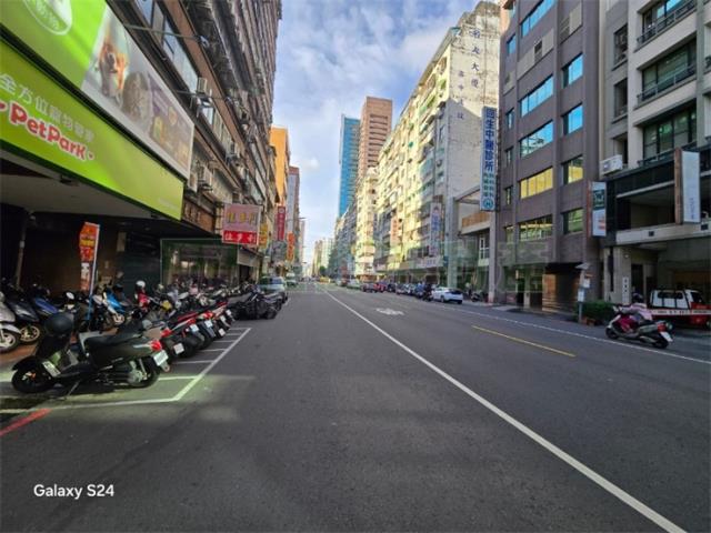 高雄新興區大樓-14