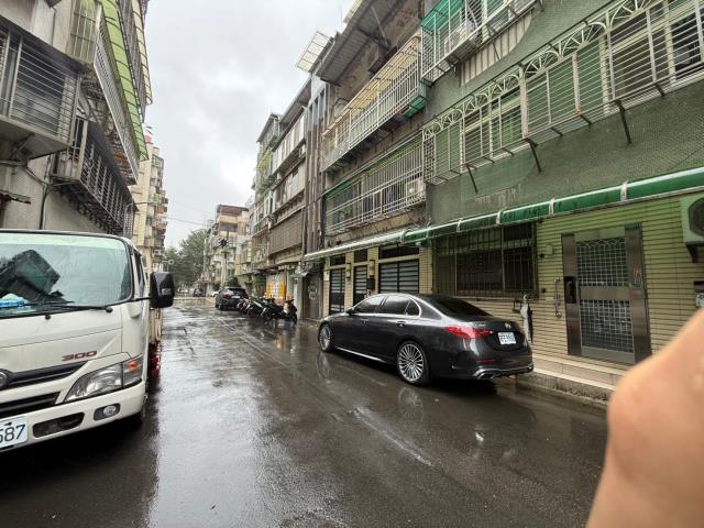 台北信義區公寓拍賣-4