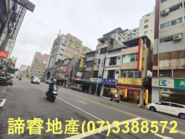 高雄前金透天-5