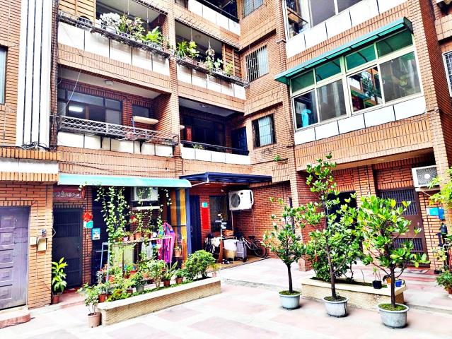 台南市南區府緯街公寓