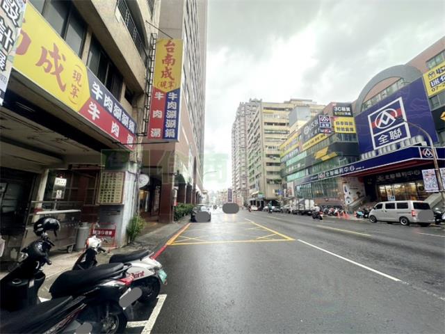 高雄新興區大樓-11