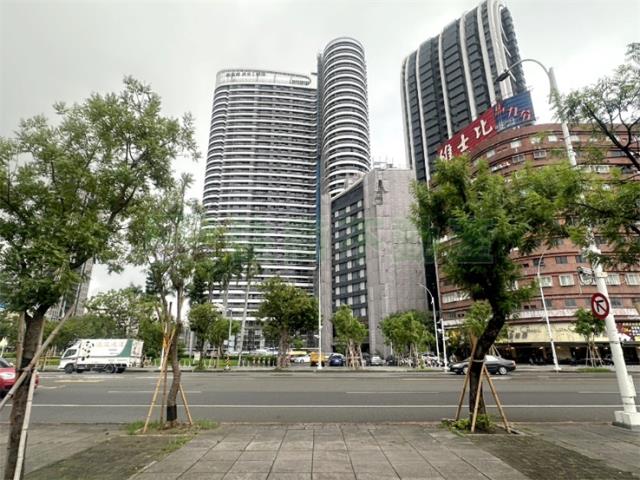 高雄新興區大樓-1