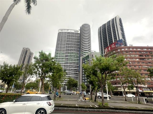 高雄新興區大樓-3