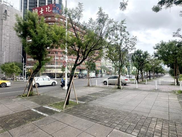 高雄新興區大樓-5