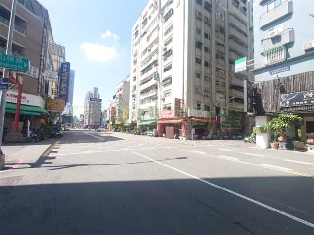 新興區大樓-2