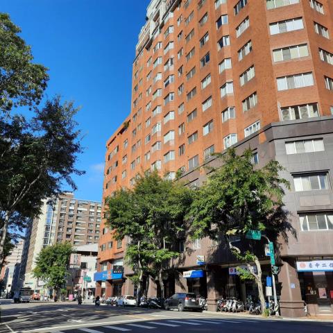 台中南屯法拍大樓-5