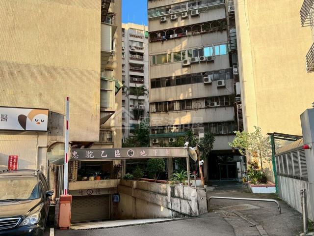 台北信義區法拍大樓-3