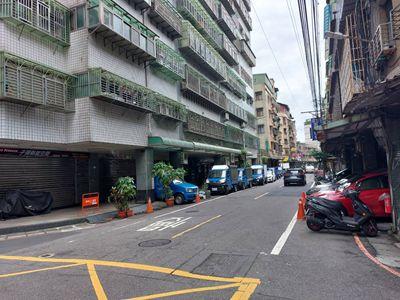 板橋拍賣大樓-3