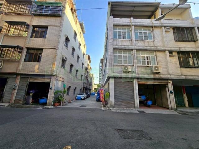 高雄前鎮透天-1