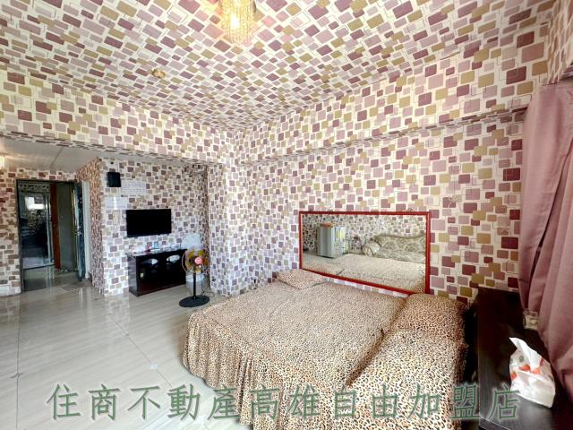 高雄新興區大樓-5