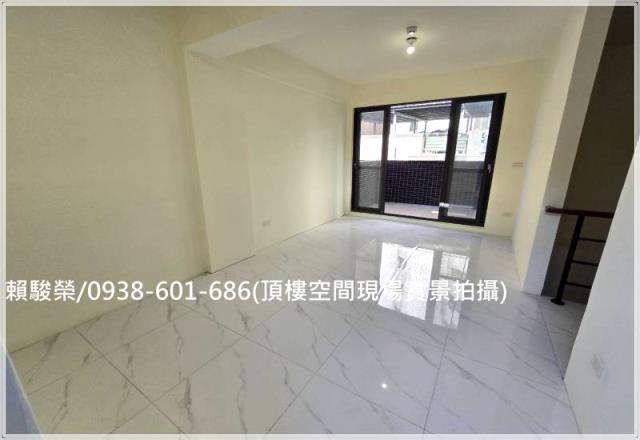 中壢龍岡國小電梯別墅