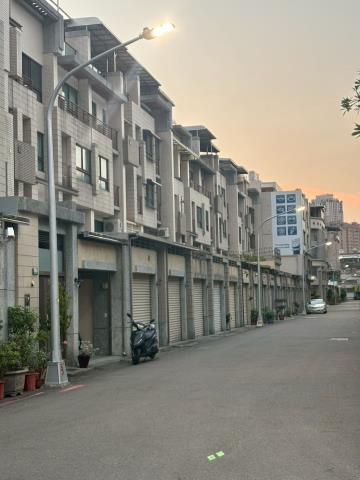 高雄左營法拍透天-3