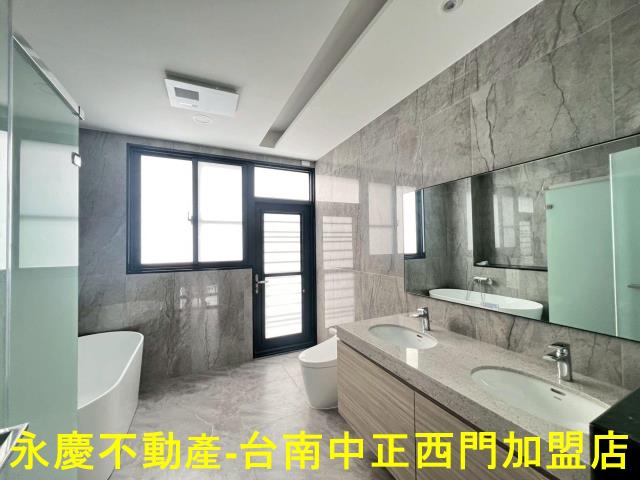 台南南區透天-13