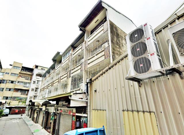 南區三官路透天