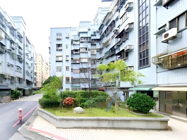 八里法拍大樓-6