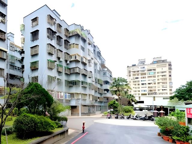 八里法拍大樓-7