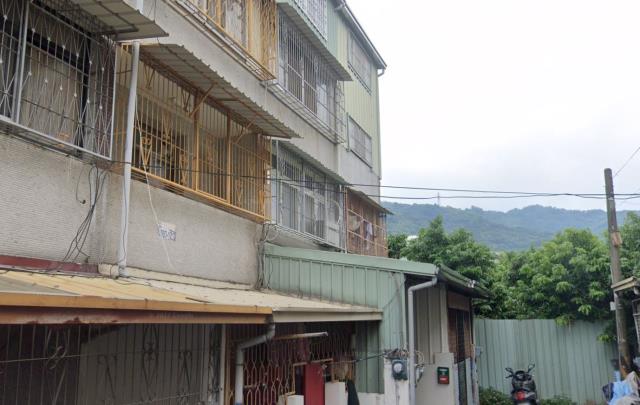 台中太平法拍透天-1