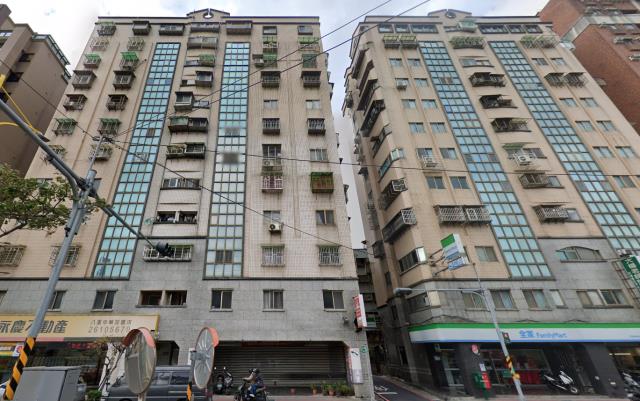 新北八里大樓法拍-1