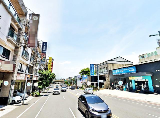 東區拍賣透天-4